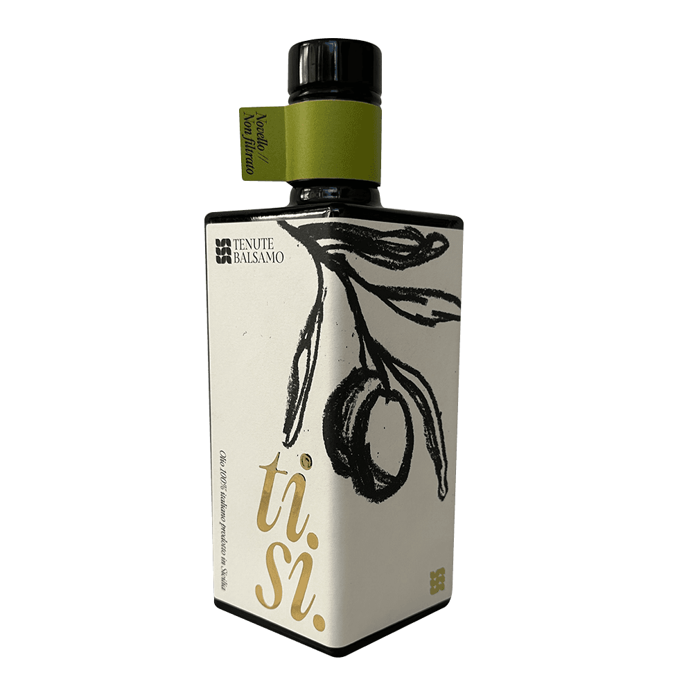 Bottiglia di Olio EVO Tenute Balsamo in movimento